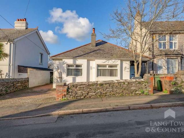 Bungalow for sale in Mount Wise