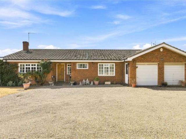 Bungalow for sale in Duton Hill, Essex