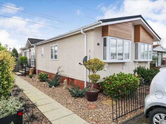 Bungalow for sale in Wexham, George Green