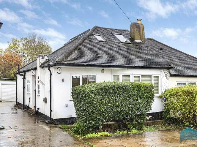 Bungalow for sale in Mill Hill, Greater London