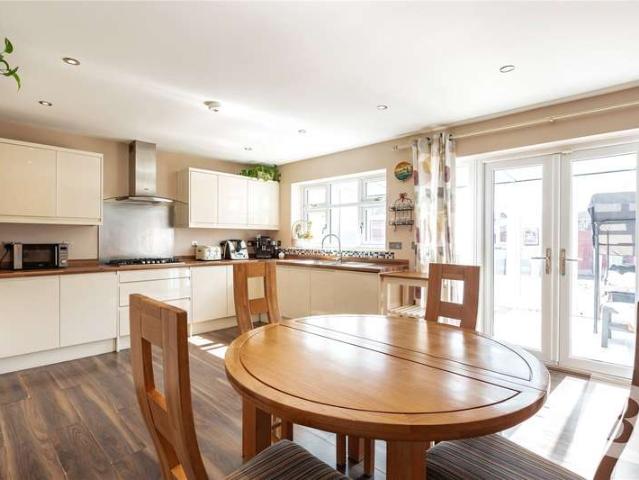 Bungalow for sale in Dagenham, Dagenham