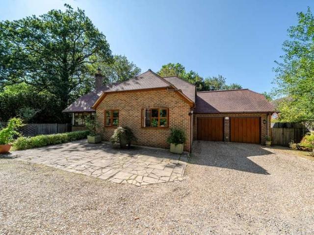 Bungalow for sale in Littlecote, West Sussex