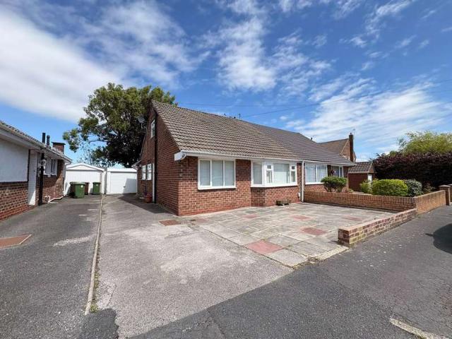 Bungalow for sale in London Borough of Ealing, Park Royal