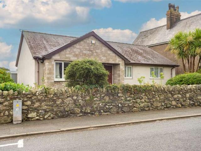 Bungalow for sale in Caeathro, Wales