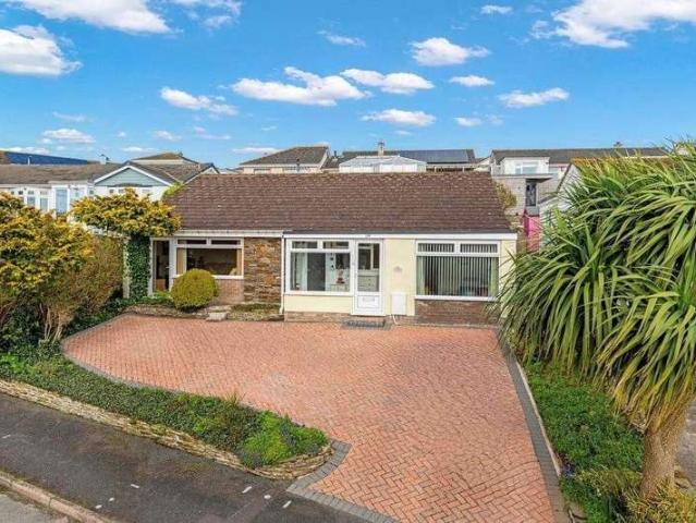 Bungalow for sale in Strode, Devon