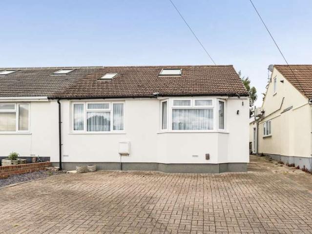 Bungalow for sale in Watford Rural, Batchworth