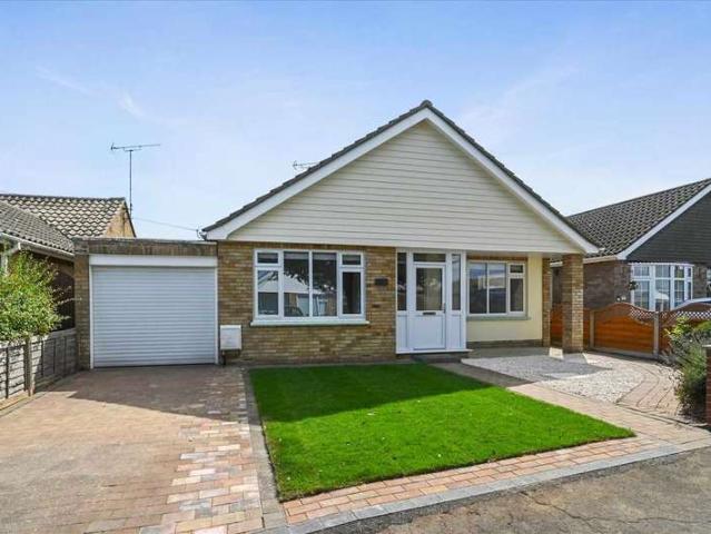 Bungalow for sale in Holland-on-Sea, Dale Hill