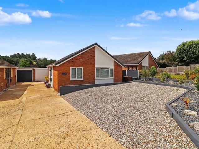 Bungalow for sale in Roebuck, Shephall
