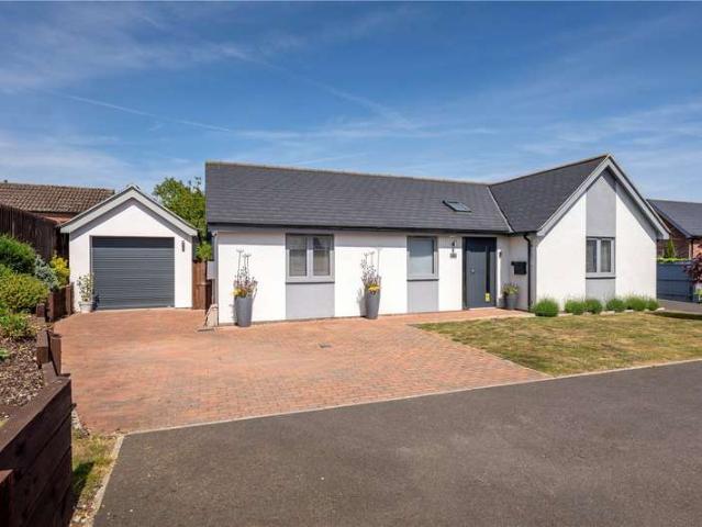 Bungalow for sale in Eastbridge, Suffolk