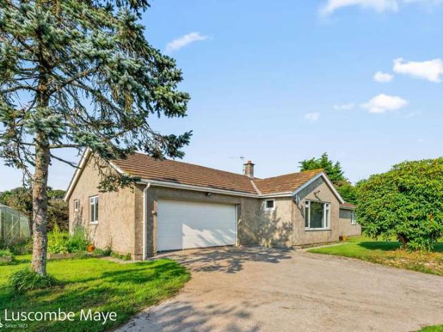 Bungalow for sale in Strode, Devon