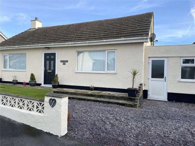 Bungalow for sale in Porth Amlwch, Amlwch