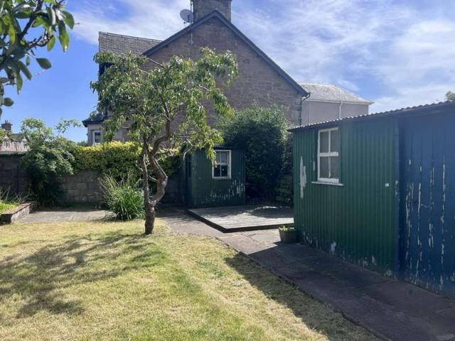Bungalow for rent in Viewlands, Moneydie