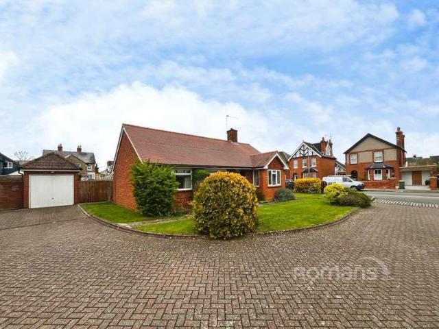 Bungalow for sale in St Marks, Maidenhead