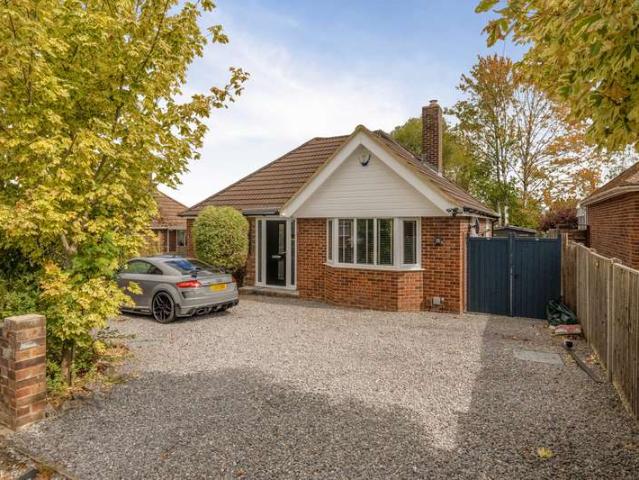 Bungalow for sale in Enborne, West Berkshire