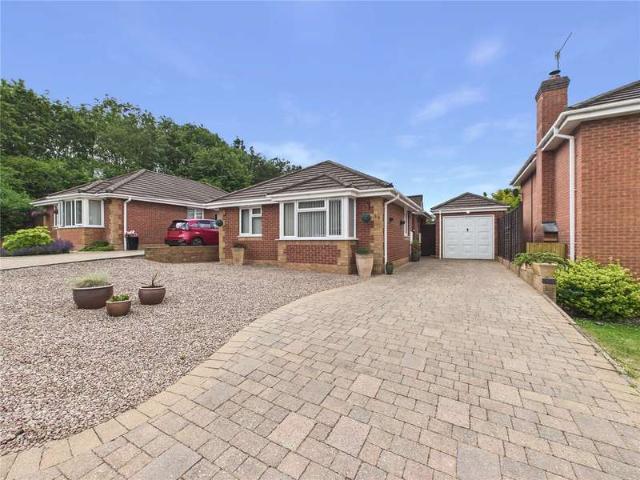 Bungalow for sale in Warndon, Worcestershire