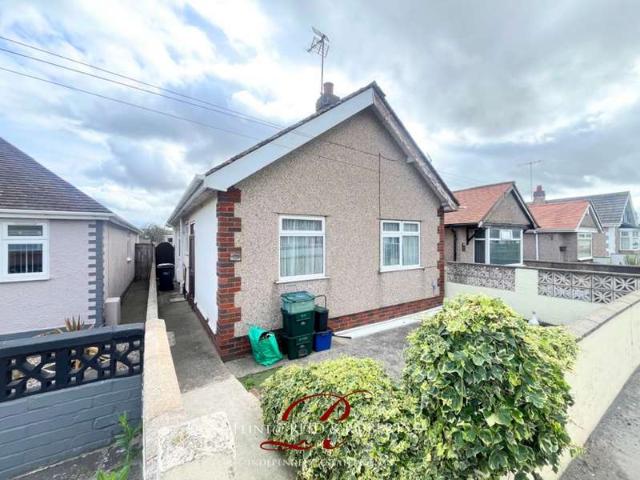 Bungalow for sale in Kinmel Bay, Wales