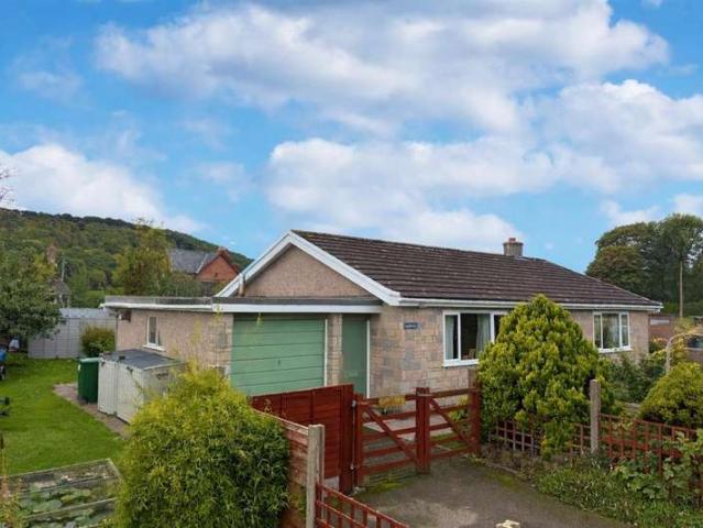 Bungalow for sale in Walton