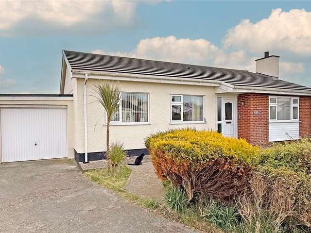 Bungalow for sale in Penrhyn, Cemaes