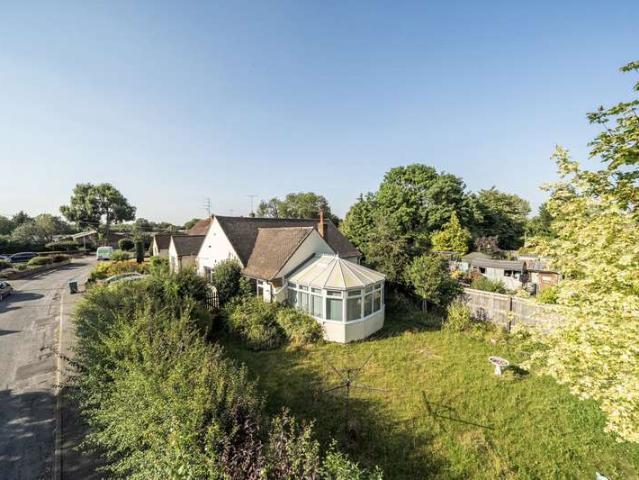 Bungalow for sale in Weston Turville