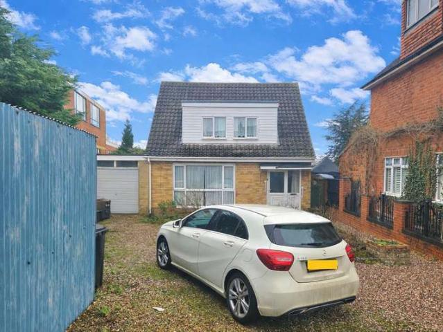 Bungalow for sale in Halesowen, West Midlands