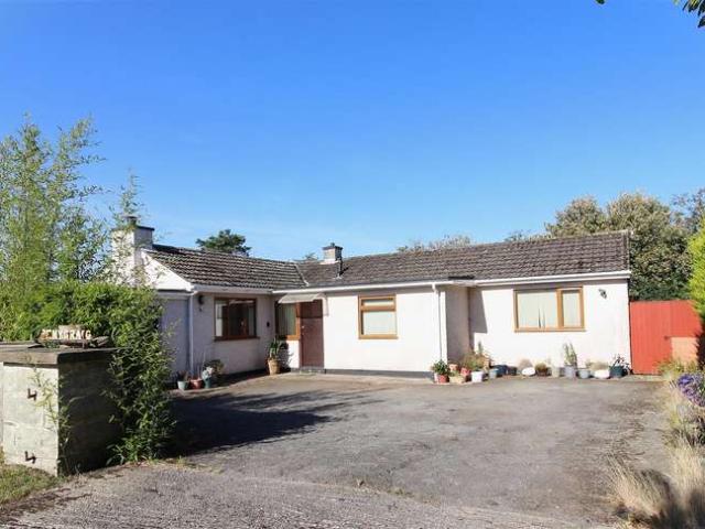 Bungalow for sale in Caergeiliog, Wales