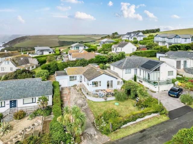 Bungalow for sale in Strode, Devon