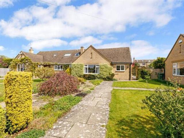Bungalow for sale in Broadway, Saintbury