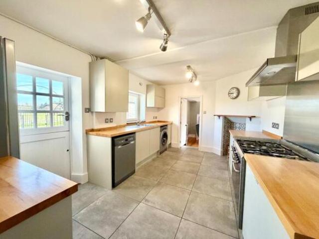 Bungalow for rent in Acol, Kent
