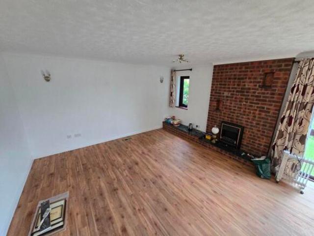 Bungalow for rent in The Bridge, Kent