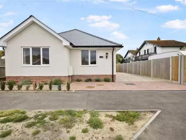 House for rent in Holland-on-Sea, Dale Hill