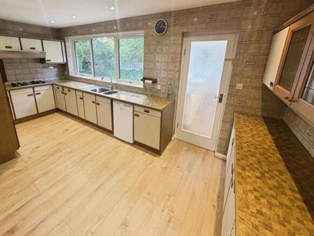 Bungalow for rent in Highfields, Huddersfield