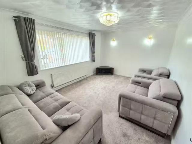 House for rent in Queen's Park, Blackburn