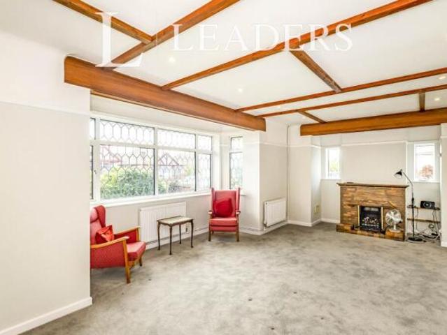 Bungalow for rent in Worthing, West Sussex