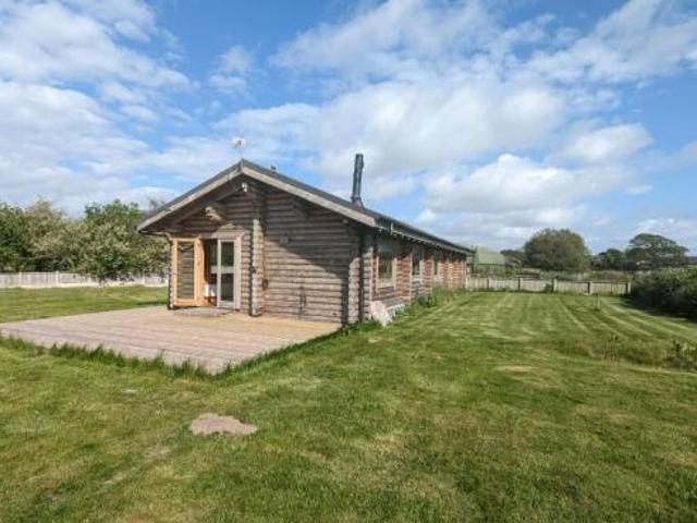 Bungalow for rent in South Lane, West Yorkshire