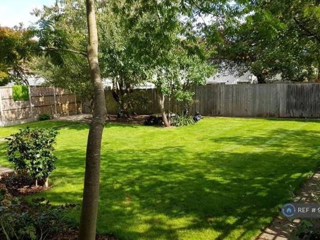 House for rent in Surrey