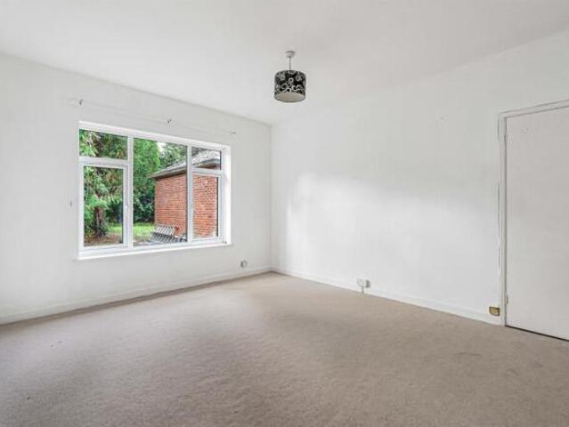 Bungalow for rent in Battle, Reading
