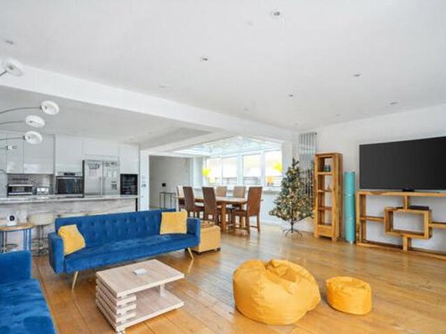 House for sale in Twickenham, Greater London