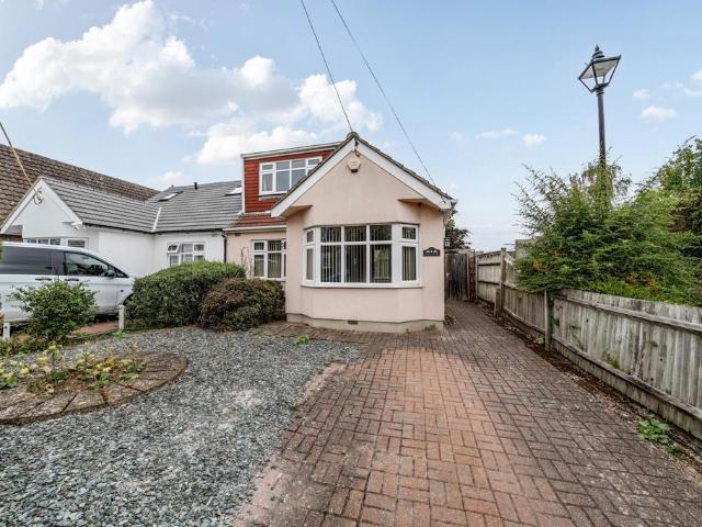 Bungalow for sale in The Butts, Kent