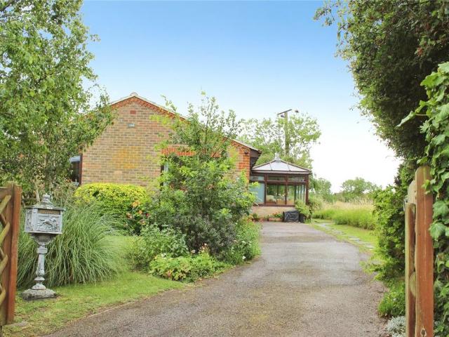 Bungalow for sale in Oad Street, Kent