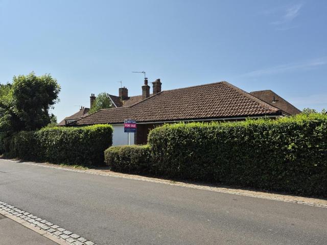 Bungalow for sale in Offham, Bourne Vale