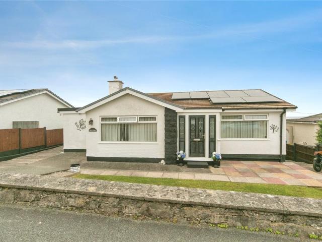 Bungalow for sale in Llanfair-Mathafarn-Eithaf, Benllech