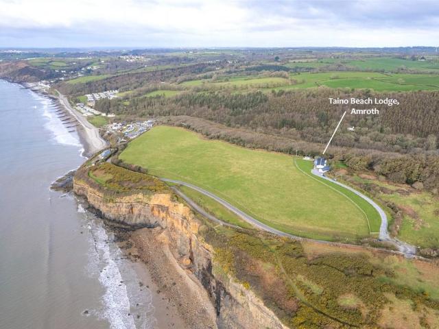 Bungalow for sale in Amroth, Wales