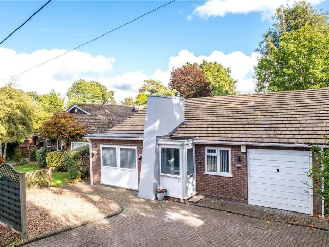 Bungalow for sale in New Barn, Dartford