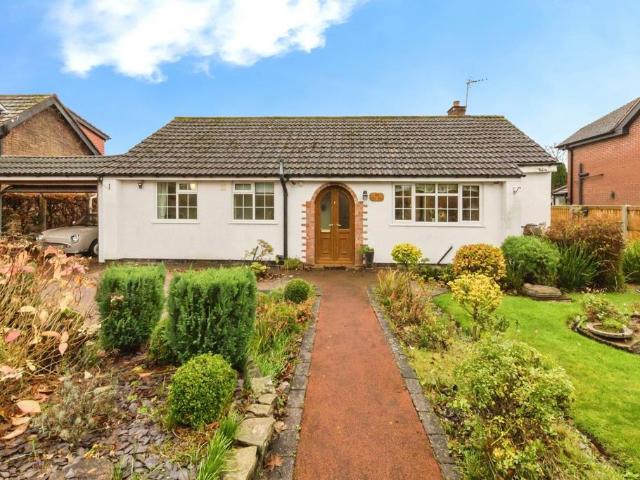 Bungalow for sale in Greenside, Macclesfield