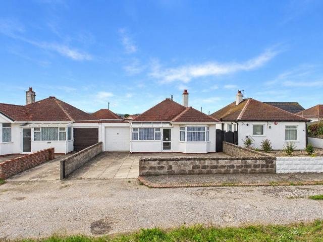 Bungalow for sale in Kinmel Bay, Wales