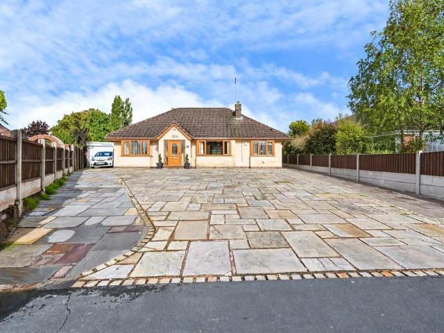 Bungalow for sale in Kingsway Estate, Widnes