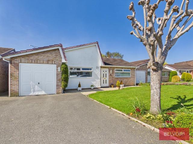 Bungalow for sale in Bangor On Dee, Wales