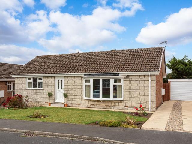 Bungalow for sale in Copmanthorpe, York