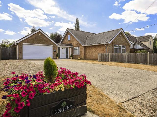 Bungalow for sale in Arrington, Cambridgeshire
