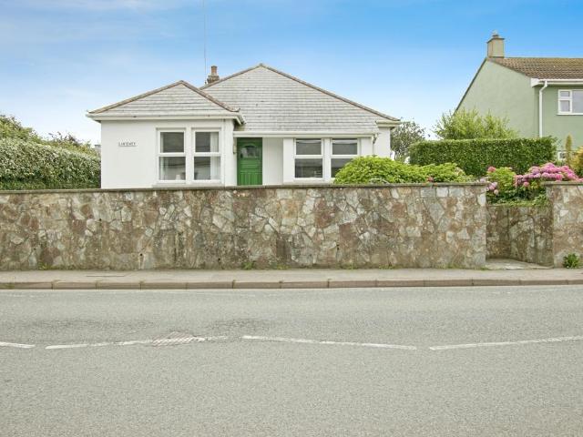 Bungalow for sale in Holywell, Cubert